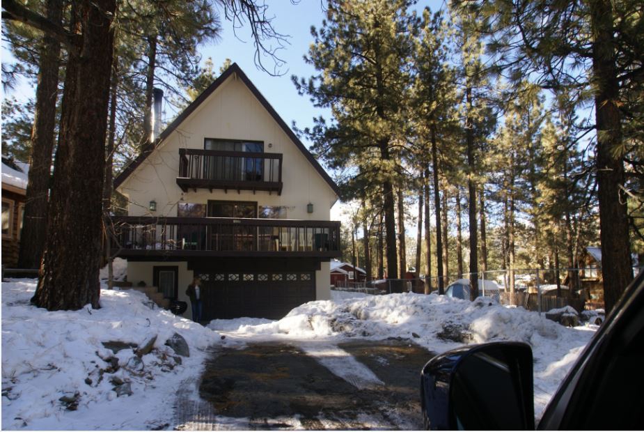 Wrightwood Vacation Homes Only an Hour from OC but a World Away